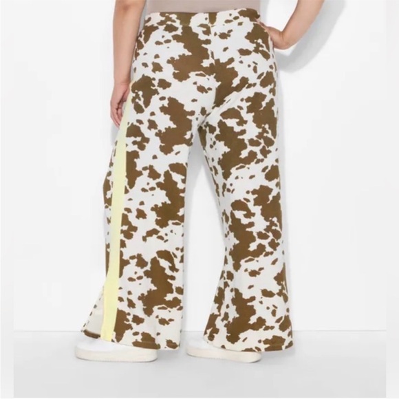 Greyson Threads NWT Cow Print Pants in Brown and White - Picture 2 of 2